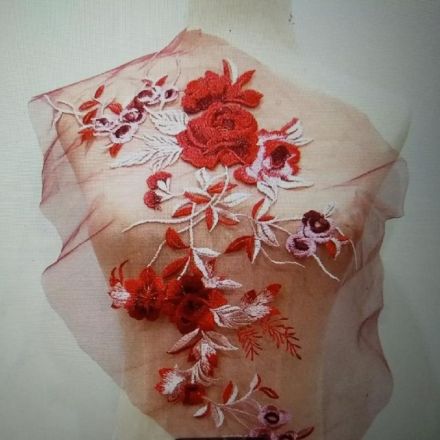 Galanterie: Krajková vyšívaná aplikace 50x25 cm